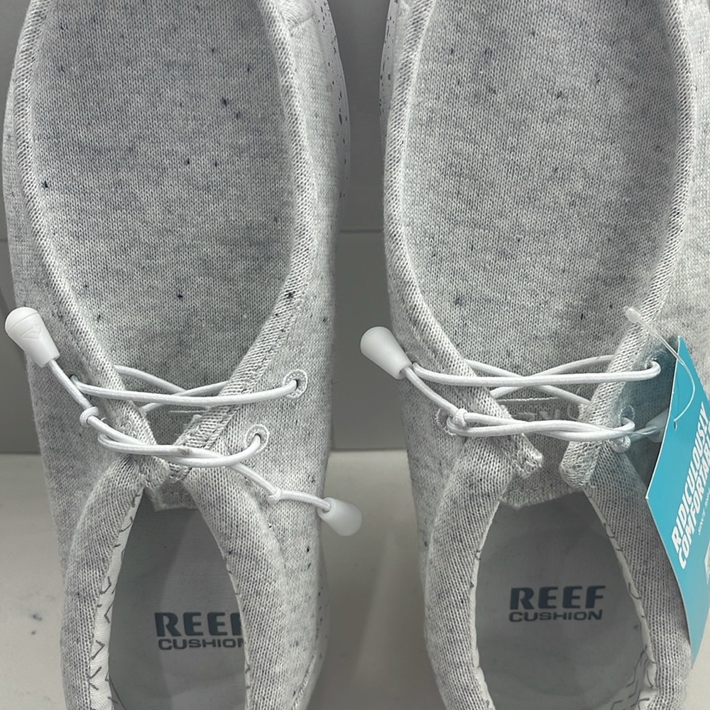 Reef Men’s size 10 Cushion Coast new with tags Light Grey with speckles black